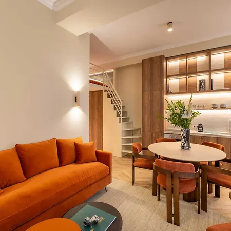 2bdr 6p A C - Heart Of * Nice