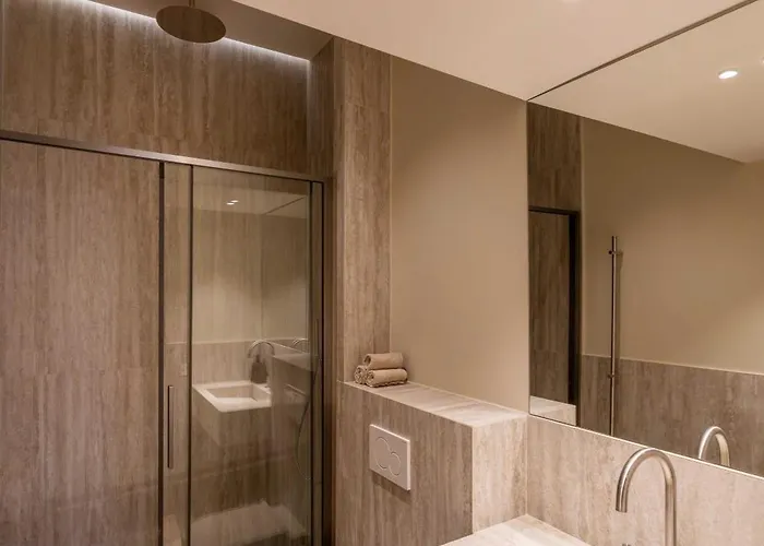 2bdr 6p A C - Heart Of