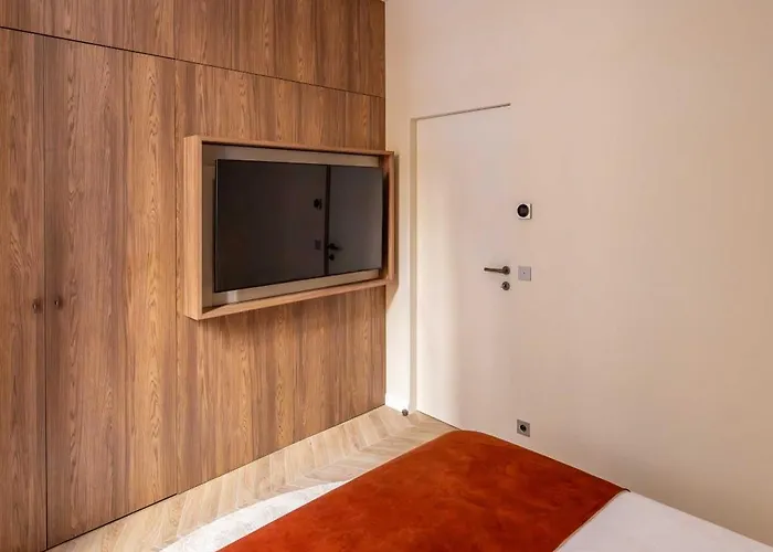 2bdr 6p A C - Heart Of Appartement