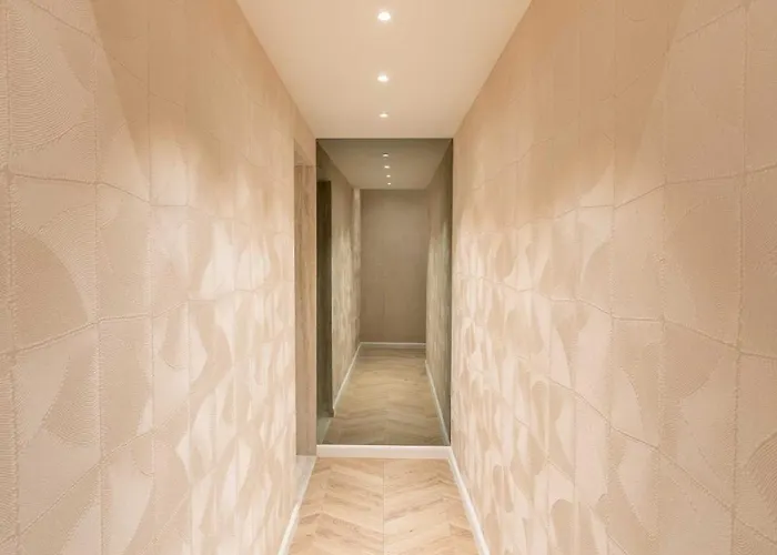 2bdr 6p A C - Heart Of