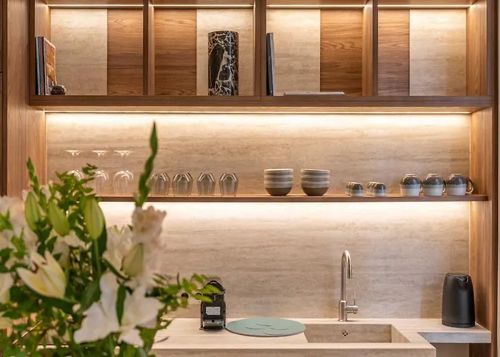 2bdr 6p A C - Heart Of